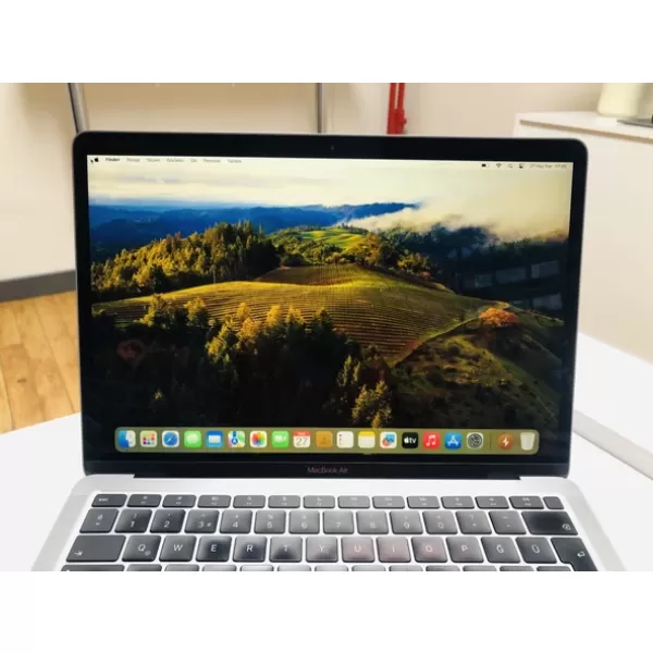 APPLE A2337 MACBOOK AİR 2020 M1 8GB RAM 256GB SSD - SIFIR AYARINDA , MAĞAZA GARANTİLİ