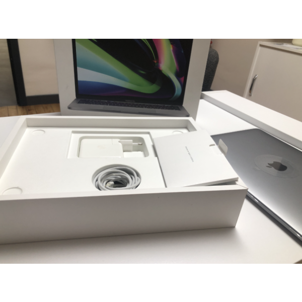 APPLE A2338 MACBOOK PRO 13 2020 M1 8GB RAM 256 GB SSD - SIFIR AYARINDA , MAĞAZA GARANTİLİ